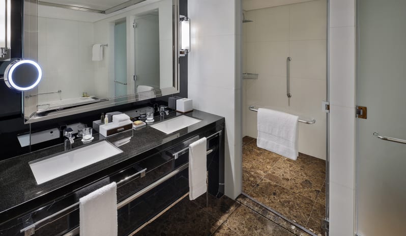 King One Bedroom Suite with Sea View